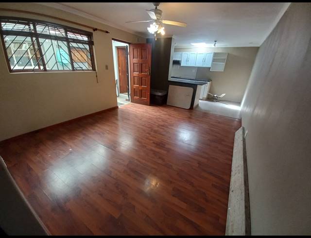 4 BEDROOM HOUSE FOR SALE IN STRANDFONTEIN